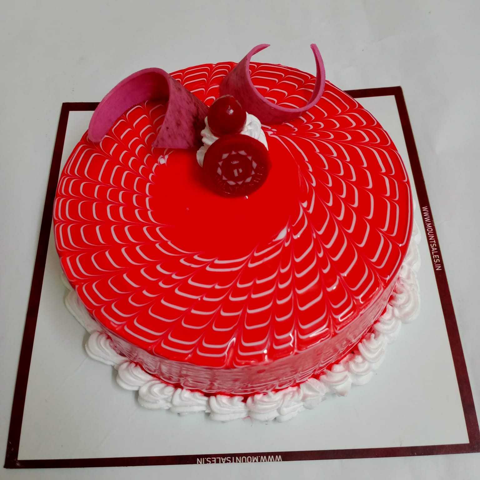 Premium RED N White Velvet Cake